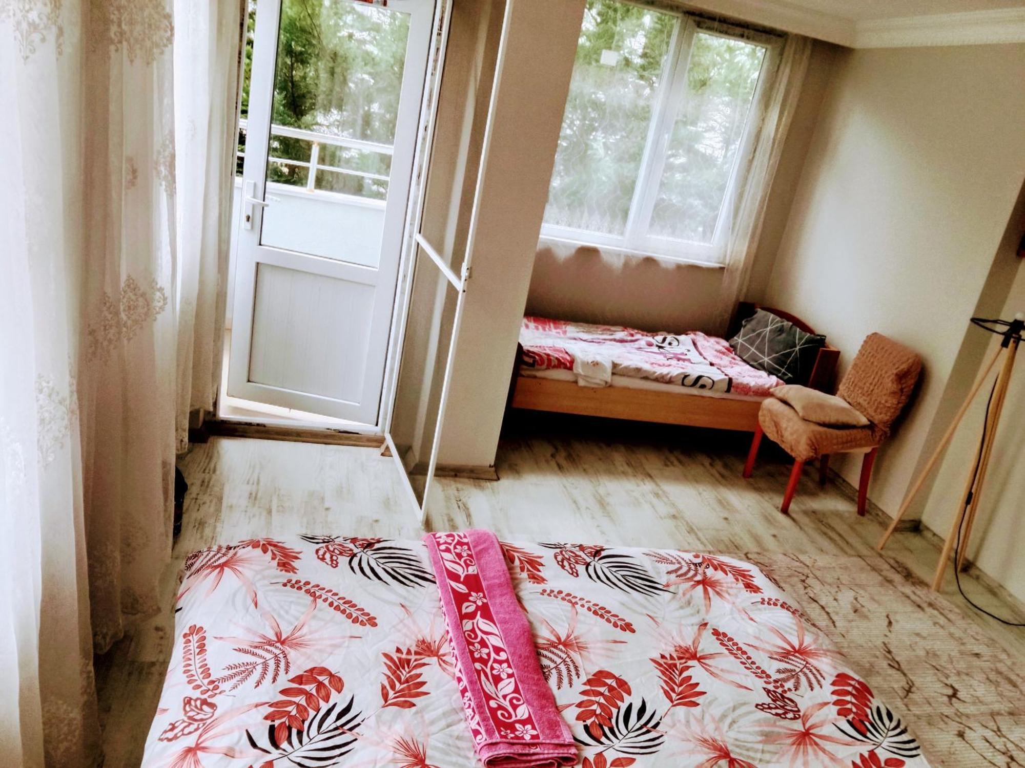 Ahmet Teacher Hotel,6 Minutes From The Airport Arnavutkoy Exteriér fotografie