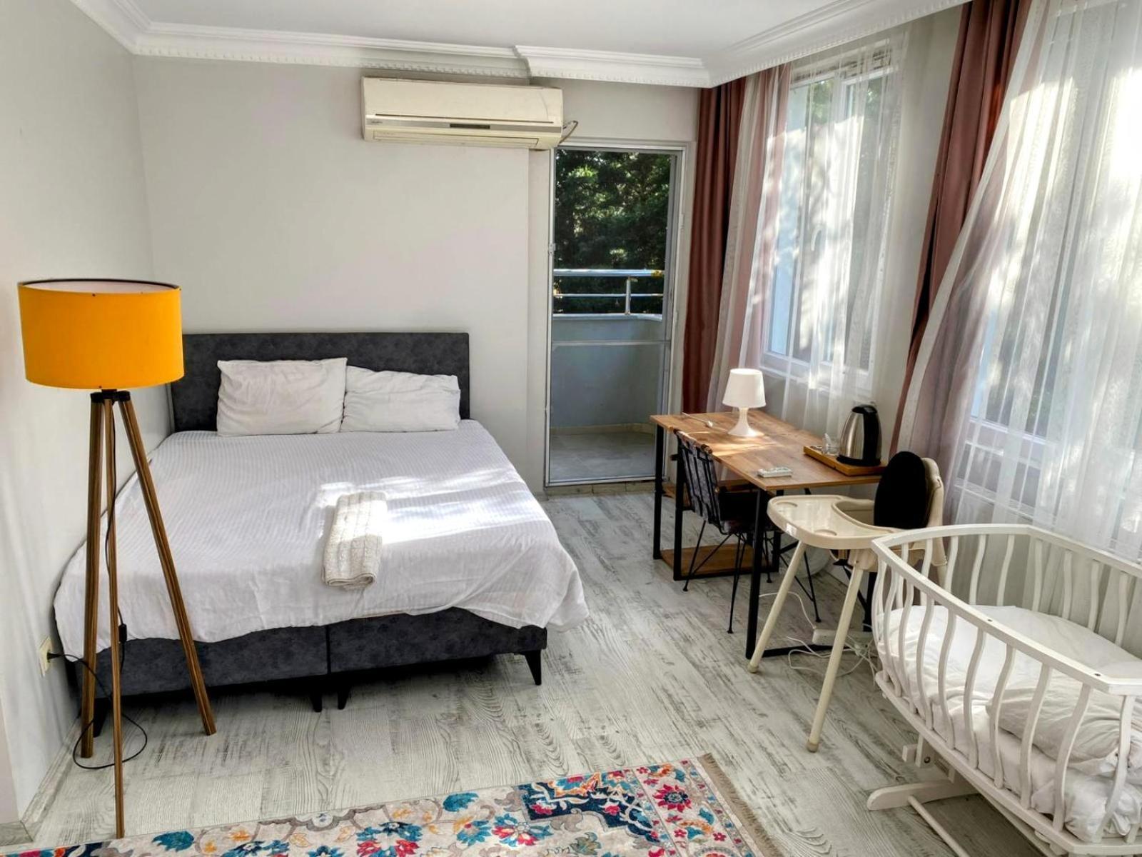 Ahmet Teacher Hotel,6 Minutes From The Airport Arnavutkoy Exteriér fotografie