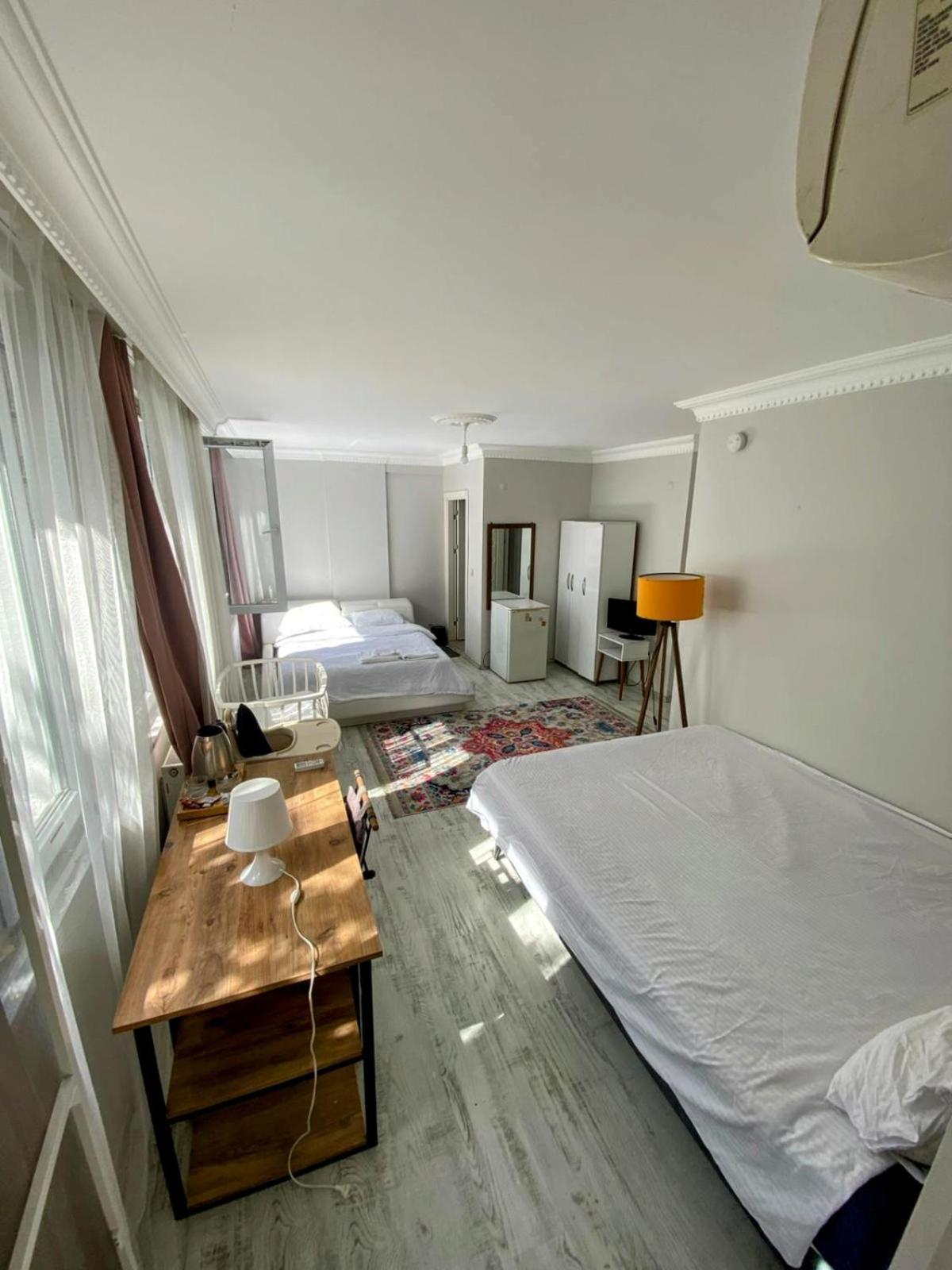 Ahmet Teacher Hotel,6 Minutes From The Airport Arnavutkoy Exteriér fotografie